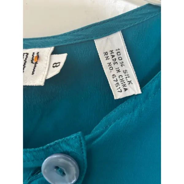 SK & Company Teal Blue 100% Silk Short Sleeve Asymmetrical Button Blouse Size 8 - Image 5