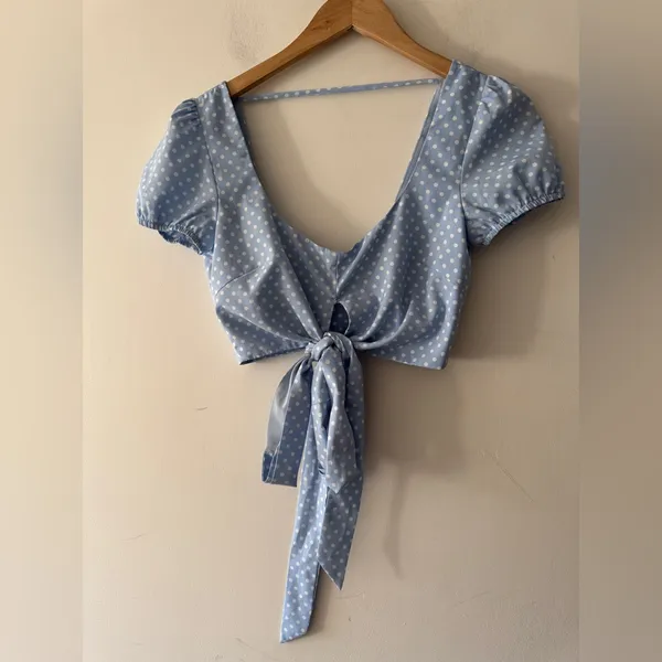 Superdown Revolve Blue‎ and White Polka Dot Crop Top Wrap Tie - Image 2
