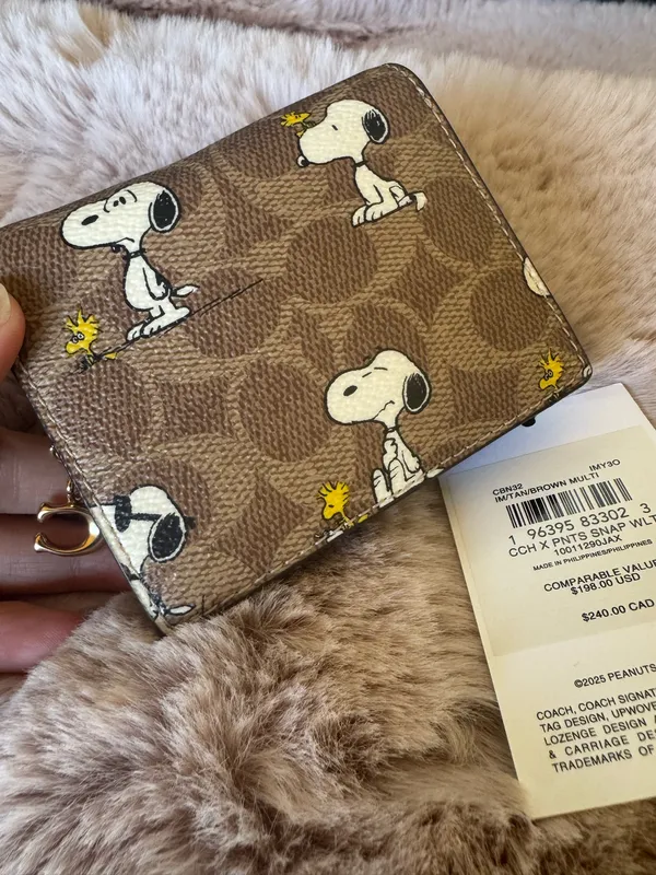 NWT Coach X Peanuts Snap Wallet In Signature Canvas With Snoopy Print CBN32 - Image 2