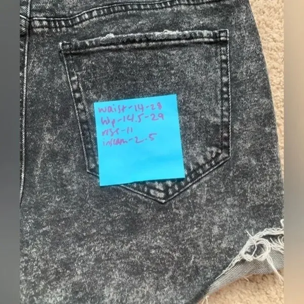 SO High Rise Distressed Stretch Black Mom Shorts Size 28 - Image 5