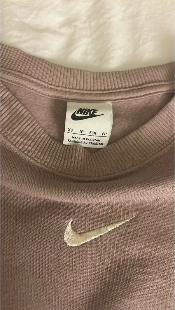Nike Cropped Sweatshirt - Image 4
