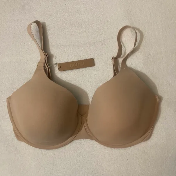 SKIMS T-Shirt Bra NWT 36DD - Image 2