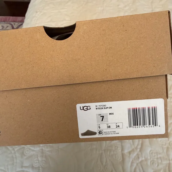 NIB UGG Elea Slip-On Clog - Image 4