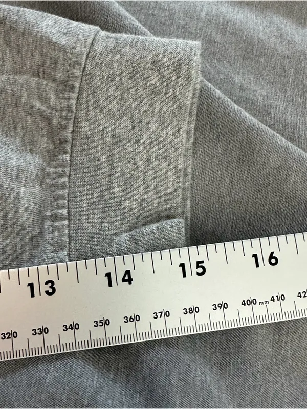 Ariat REAL Women’s Medium Oversized Fit Gray Long Sleeve Graphic Shirt - Image 10