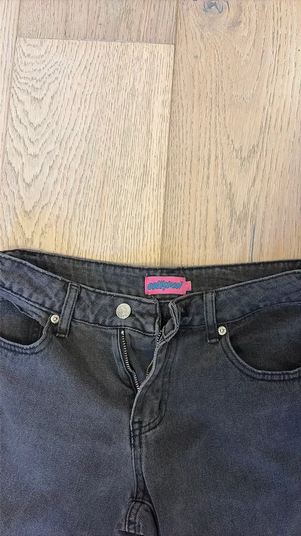 Low-Rise Edikted black Jeans - Image 3