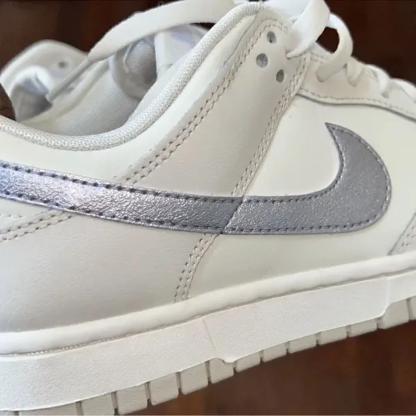 Nike Dunk Low Top White Women's Sneakers(Size 7.5) - Image 5