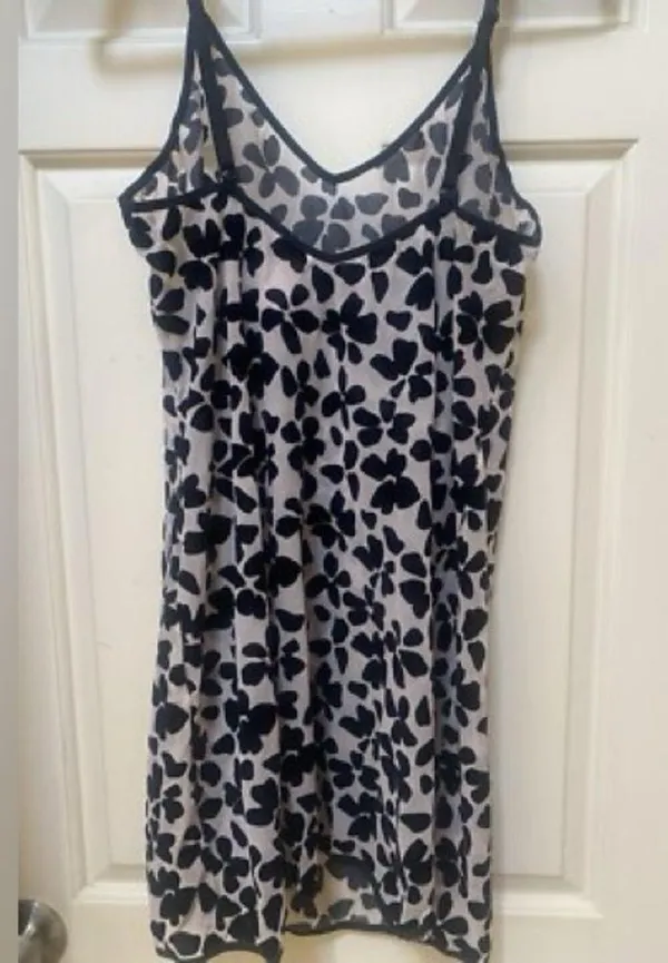 Victoria's Secret Floral Velvet Flowers on Nude Mesh Size L - Image 5