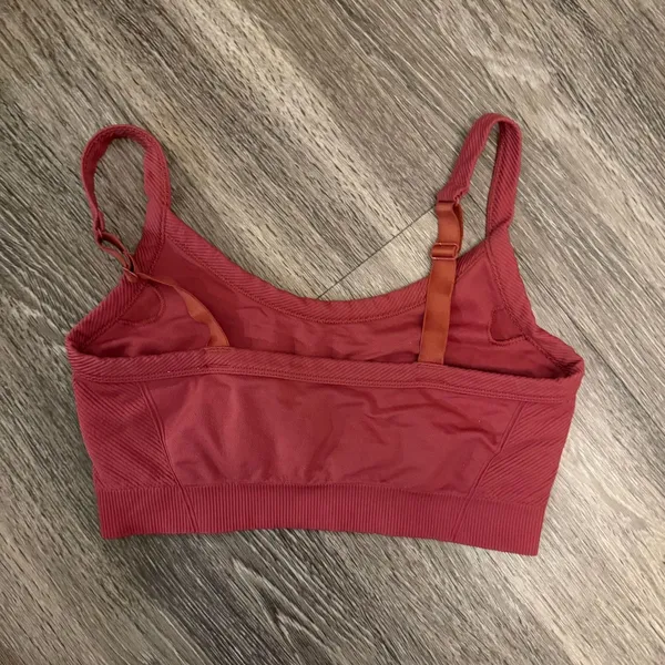 Old Navy Active Sports Bra Red Large Seamless Ribbed‎ Yoga Athleisure - Image 2