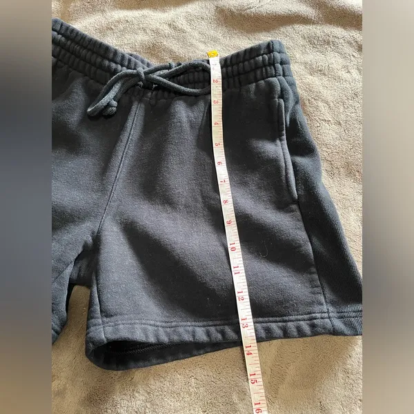 Aritzia TNA Black Cozy Fleece Sweatshorts Drawstring Pockets Women’s Sz S EUC - Image 8