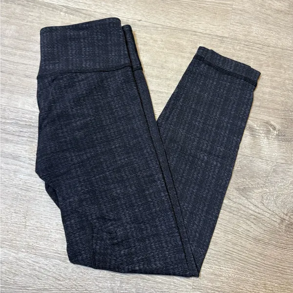 •LULULEMON• PATTERNED LEGGINGS - Image 2