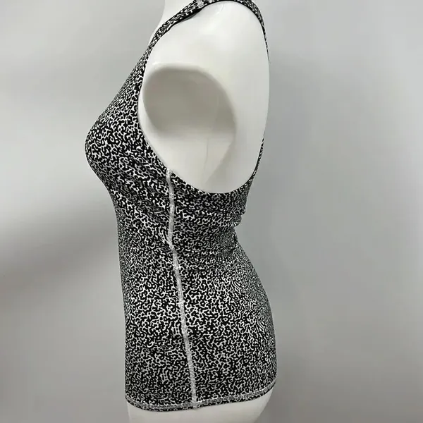 Nike racerback tank with shelf bra black and white - Image 3