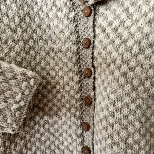 Cozy Beige Hand Knit Sweater Size undefined - Image 2