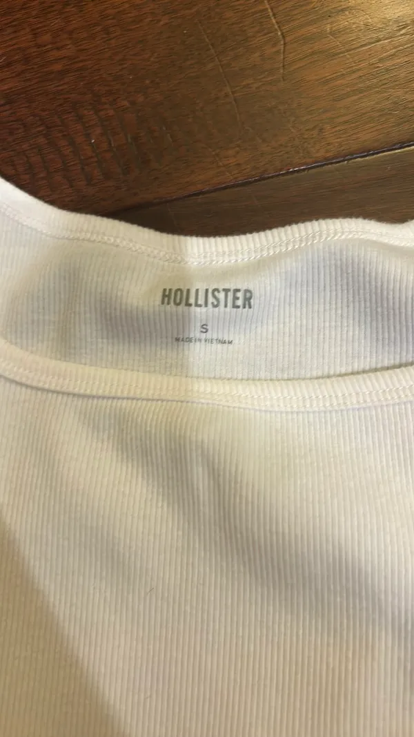 Hollister white short sleeve top - Image 2