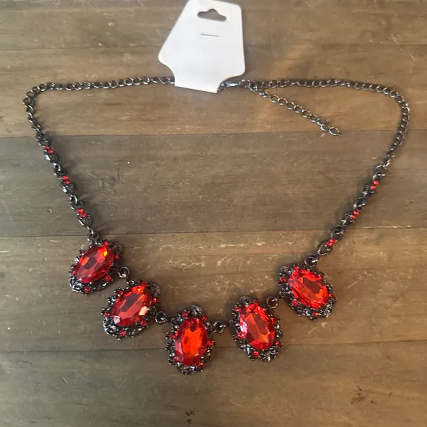 Dark silver tone red gemstone statement necklace - Image 2