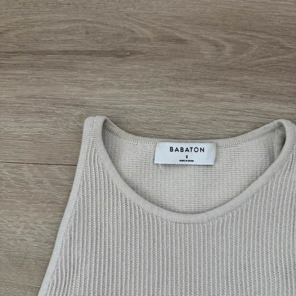 Aritzia Babaton White Sculpt Knit High Neck Crop Top - Image 4