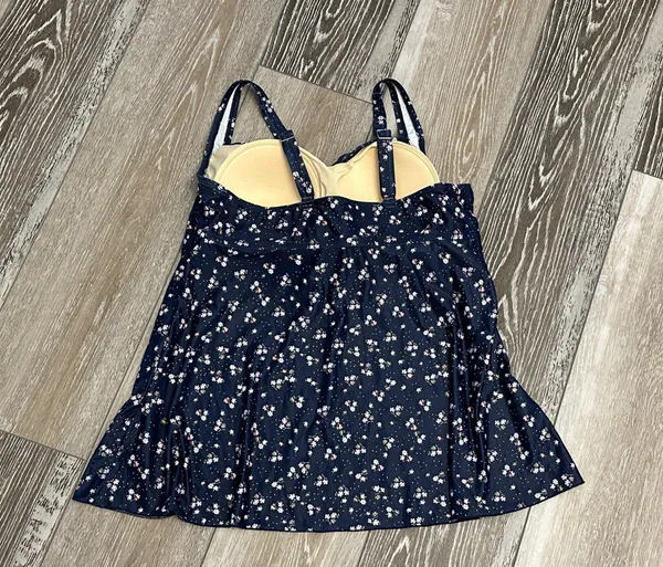 Woman’s Swimwear Sz 16 Flattering Tankini Top Navy Blue Floral Adjustable Straps - Image 4