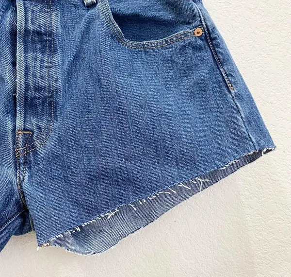 LEVI’S 501 Button Fly Denim Cut-off Shorts Size 34 - Image 6