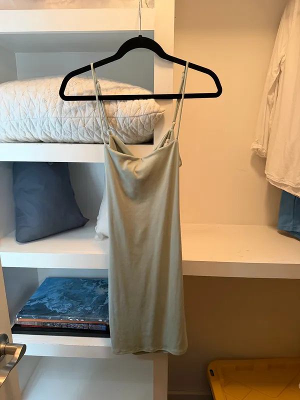 Le Lis Dress with Twist Back - Image 3