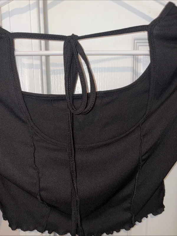 Women’s Black Long-Sleeve Tie-Back Crop Top - Image 3