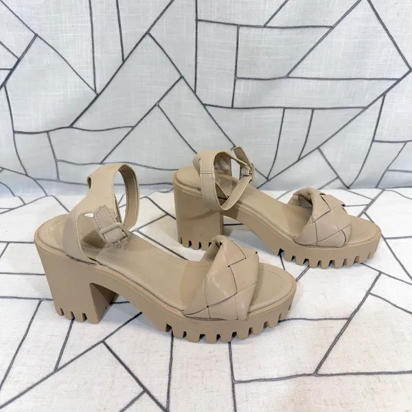 Madden Girl Platform Sandals Size 9 Tan Woven Lug Sole Block Heel Buckle‎ Strap - Image 2