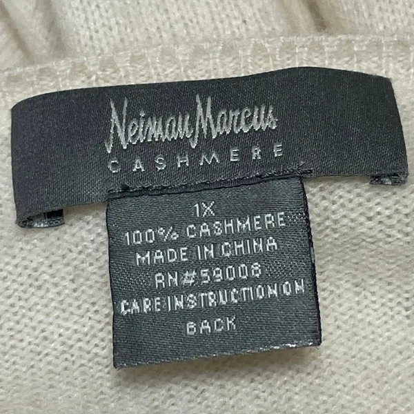 Neiman Marcus Cream 100% Cashmere Round Neck Button Down Cardigan Sweater Top 1X - Image 4
