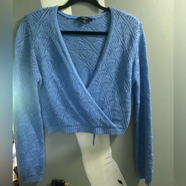 Lulu’s Women's Blue Sweater - Image 2