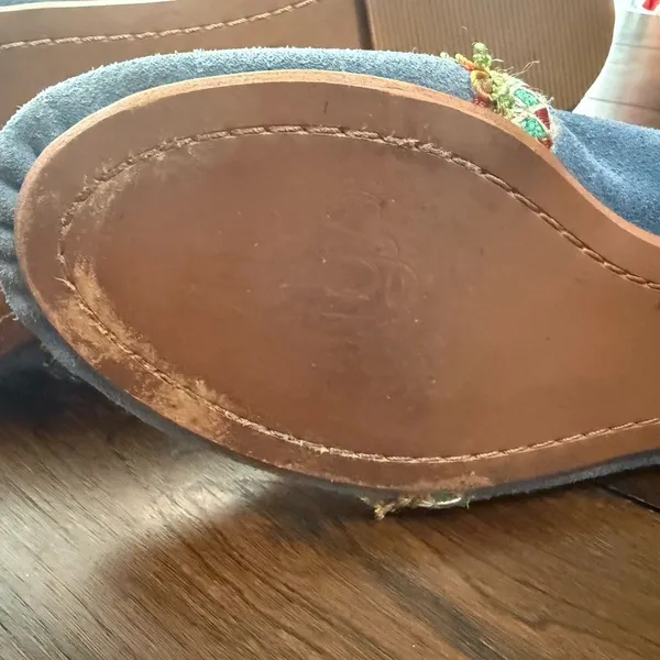 Anthropology Latigo Blue Embroidered Suede Size 7.5 Flats - Image 4