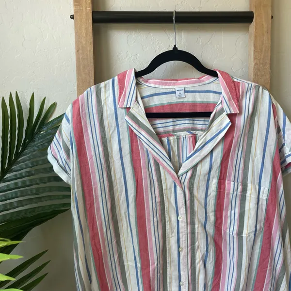 Old Navy Beachy Casual Tie-Front Pink Striped Button-Up Top - Image 2