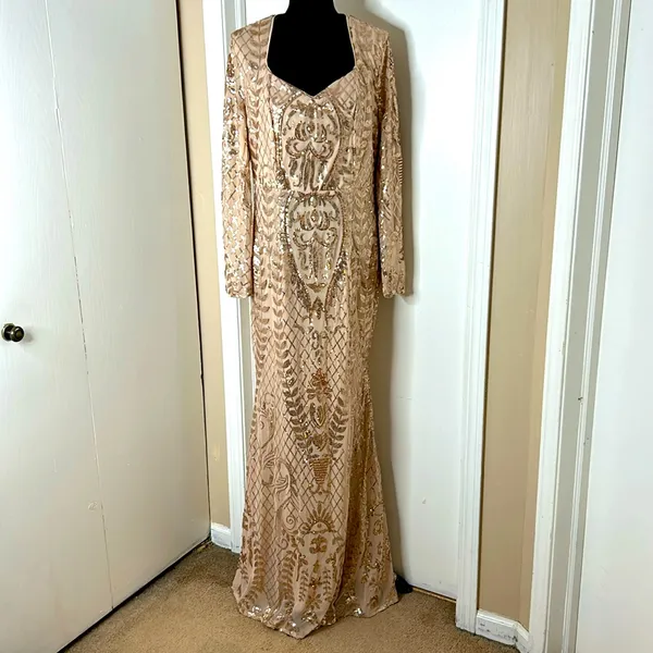 Formal sequence Dress v square Neck long Sleeve Mermaid Evening Gown Size 1X. - Image 5