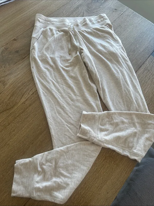 Lululemon Warm Down Jogger‎ Soft Touch
Heathered Cashew size 6 - Image 4