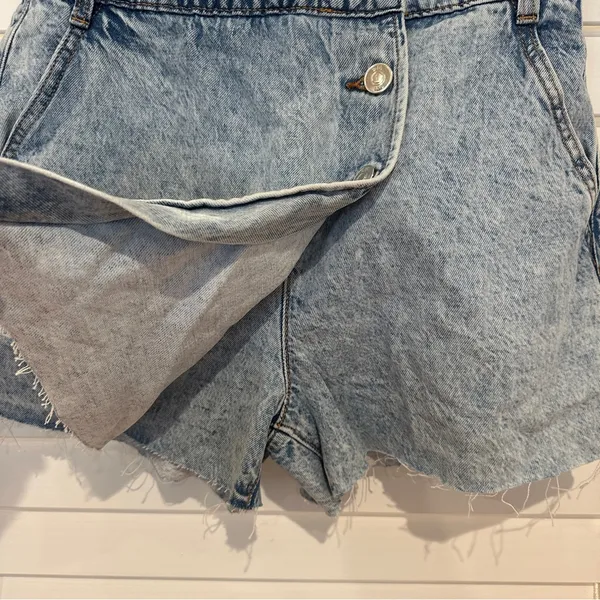 Zara Denim Skort Sz XS Cutoff Jean Shorts Acid Wash - Image 4