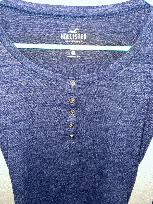 Hollister Slim Tee-Long Sleeve - Image 3