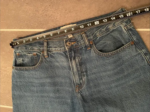 Abercrombie & Fitch Women's Dark Blue Straight Leg Jeans - Image 3