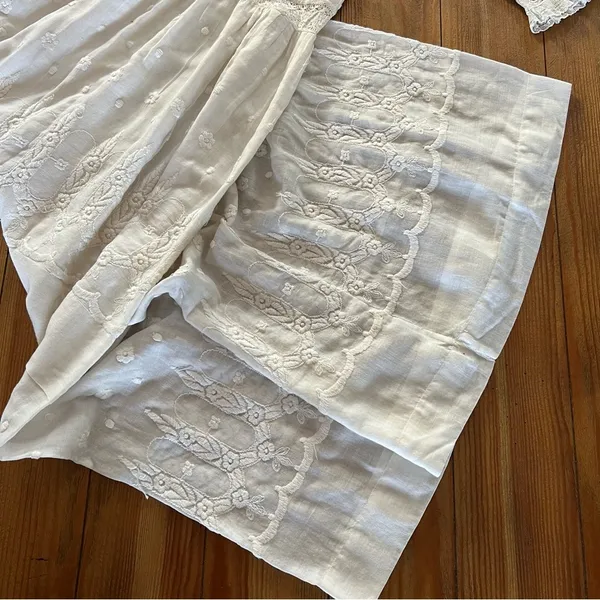 Antique Wedding Gown Size XS - Image 2
