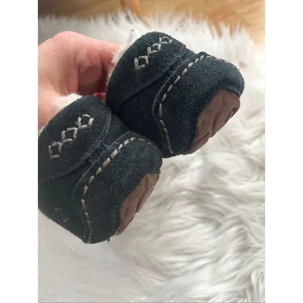 Ugg ansley slipper indoor outdoor size 7 light used suede - Image 5