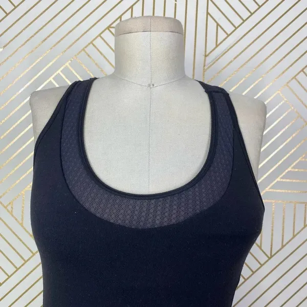 Lululemon‎ Deep Breath Tank Black Racerback Size US 4 - Image 2