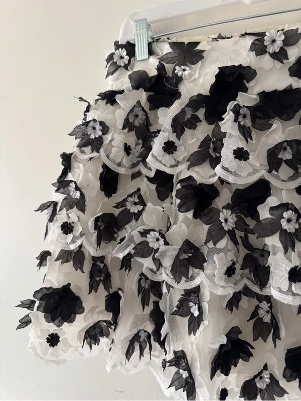 Alice + Olivia "Margarita" Tiered Floral Appliqué Mini Skirt - Image 2