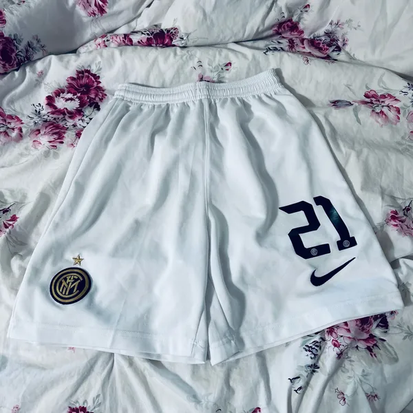 Adidas Real Madrid Women’s Soccer Kit - Image 7