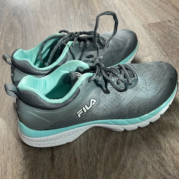 Fila Women's Gray and Teal Running Shoes Size 7 - Image 2