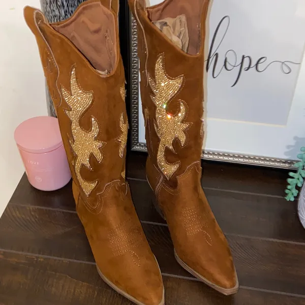 NWT!! Material Girl Brown Cowgirl Boots with Gold Accents Size 6.5 - Image 4