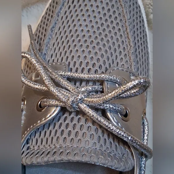 Kenneth Cole Reaction Silver Mesh Platform Lace-Up Sneakers - Image 9