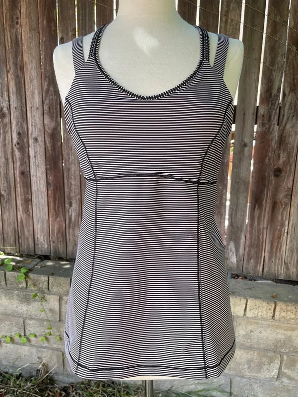 Lululemon Happy Strappy Tank Stripped yoga Pilates training activewear outdoor - Image 3