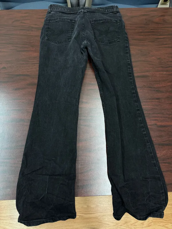 Wrangler Black Boot Cut Jeans Size 9/10x32 - Image 3