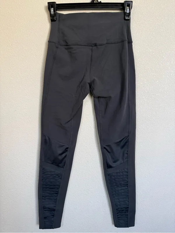 Alo Yoga Dark Gray Moto Leggings S High Rise Mesh Pleated Biker Athleisure - Image 6