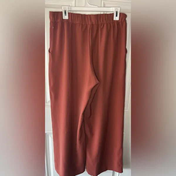 Lululemon wide leg pull on pants size 12 women’s activewear athletic comfort - Image 3