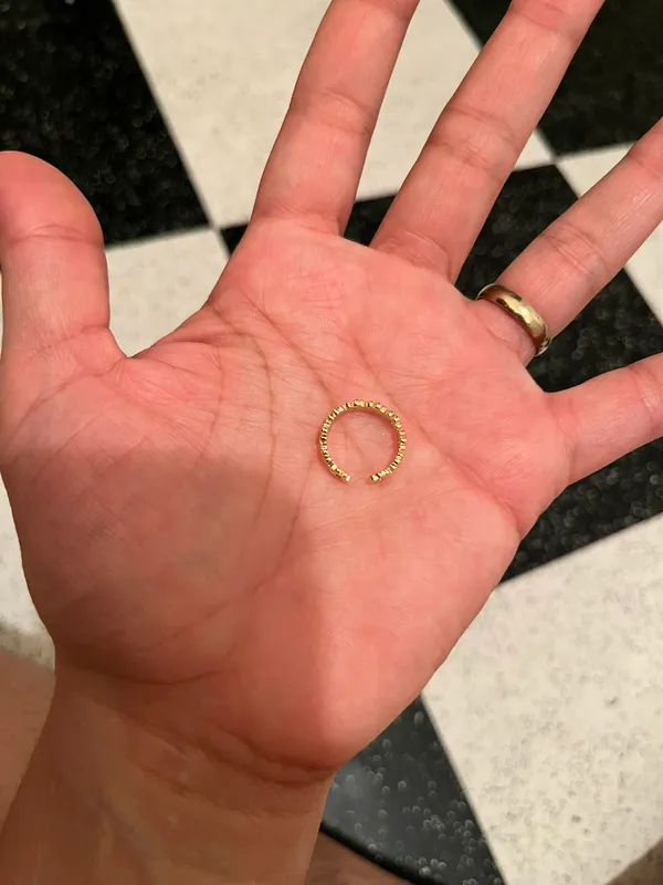 Gold Toe Rings - Image 3