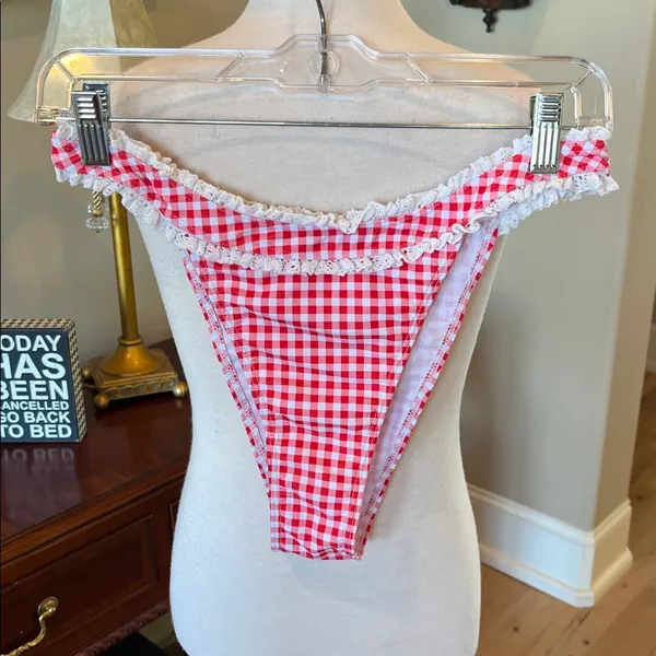 Red and White Check with Lace Trim Bikini Top Bottoms Set Women’s Large - Image 5