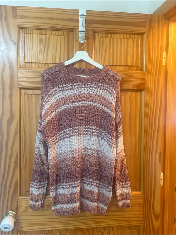 American Eagle Size Small Pink and Maroon Bohemian Style Sweater - Image 2