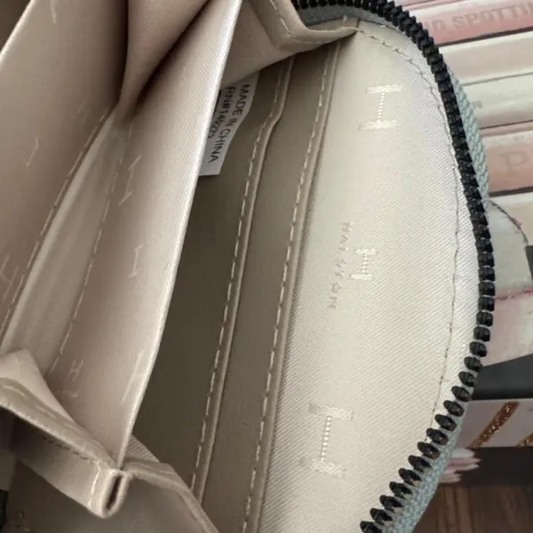 Halston blue wallet luxury designer - Image 4