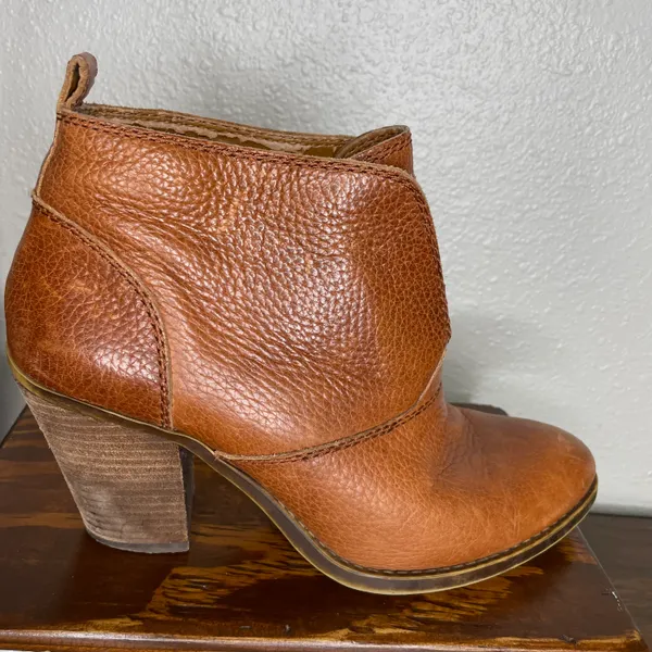 Lucky Brand Ehllen Distressed Tan Ankle Boots Size 8.5 - Image 5